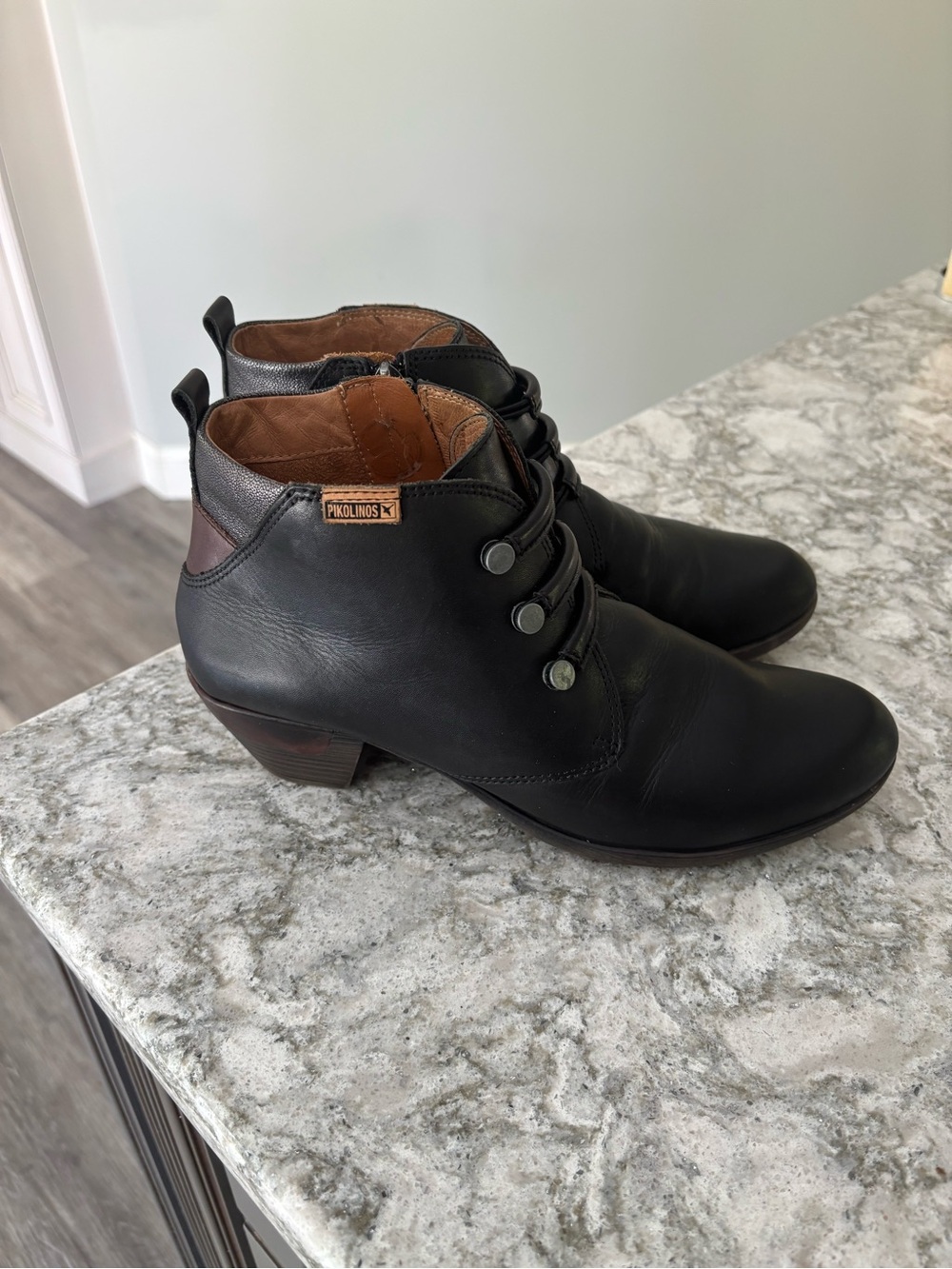 PIKOLINOS Black Leather Lace-Up Ankle Boots with Brown Accent